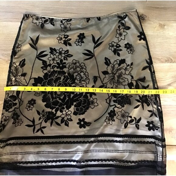 HEART SOUL -WOMEN'S FLORAL EMBROIDERED SKIRT FULLY LINED SIZE 11 - Picture 6 of 7